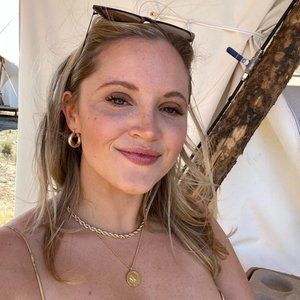 Meet your Posher, Shea